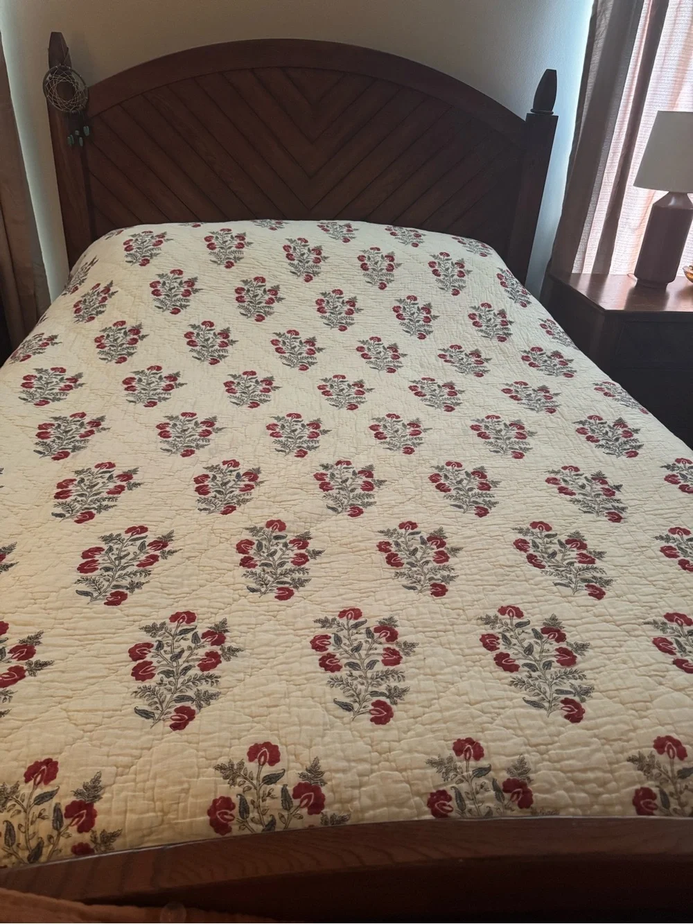 Pottery Barn Red and Cream Floral Quilted Bedspread Set - Zarina